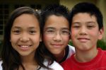 thumb_3_kids